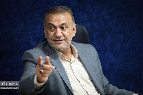 نشست صمیمانه مدیرکل میراث‌فرهنگی، گردشگری و صنایع‌دستی خوزستان با فعالان و دوستداران میراث فرهنگی