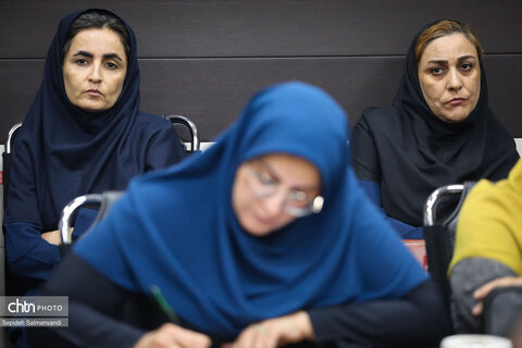 نشست صمیمانه مدیرکل میراث‌فرهنگی، گردشگری و صنایع‌دستی خوزستان با فعالان و دوستداران میراث فرهنگی