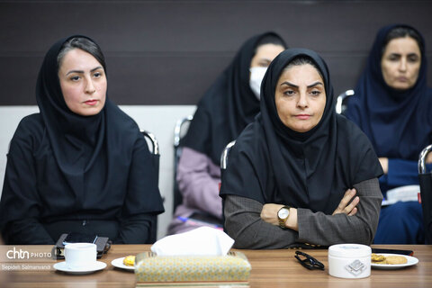 نشست صمیمانه مدیرکل میراث‌فرهنگی، گردشگری و صنایع‌دستی خوزستان با فعالان و دوستداران میراث فرهنگی