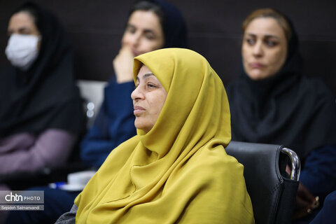 نشست صمیمانه مدیرکل میراث‌فرهنگی، گردشگری و صنایع‌دستی خوزستان با فعالان و دوستداران میراث فرهنگی