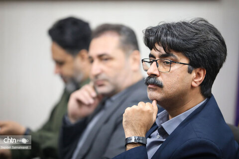 نشست صمیمانه مدیرکل میراث‌فرهنگی، گردشگری و صنایع‌دستی خوزستان با فعالان و دوستداران میراث فرهنگی