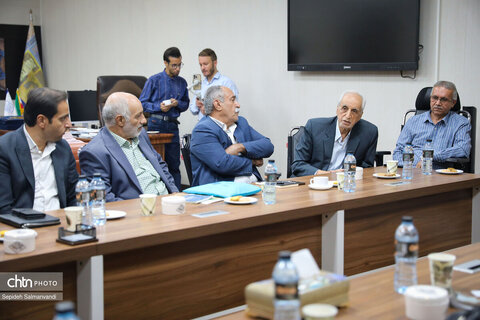 نشست صمیمانه مدیرکل میراث‌فرهنگی، گردشگری و صنایع‌دستی خوزستان با فعالان و دوستداران میراث فرهنگی