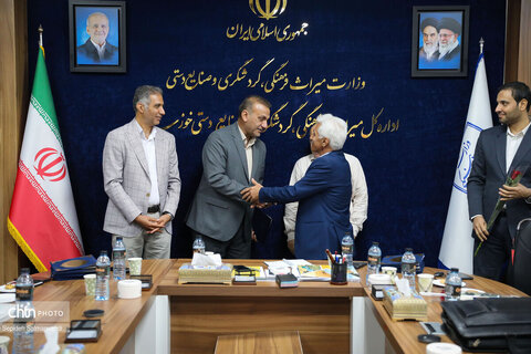 نشست صمیمانه مدیرکل میراث‌فرهنگی، گردشگری و صنایع‌دستی خوزستان با فعالان و دوستداران میراث فرهنگی