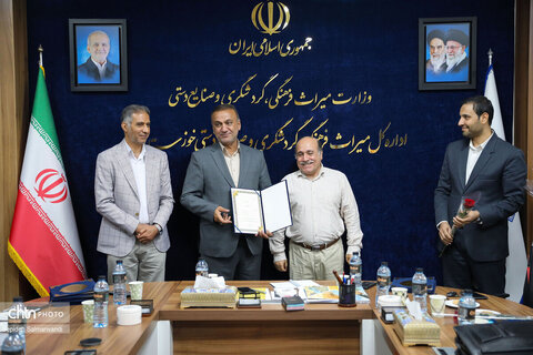 نشست صمیمانه مدیرکل میراث‌فرهنگی، گردشگری و صنایع‌دستی خوزستان با فعالان و دوستداران میراث فرهنگی