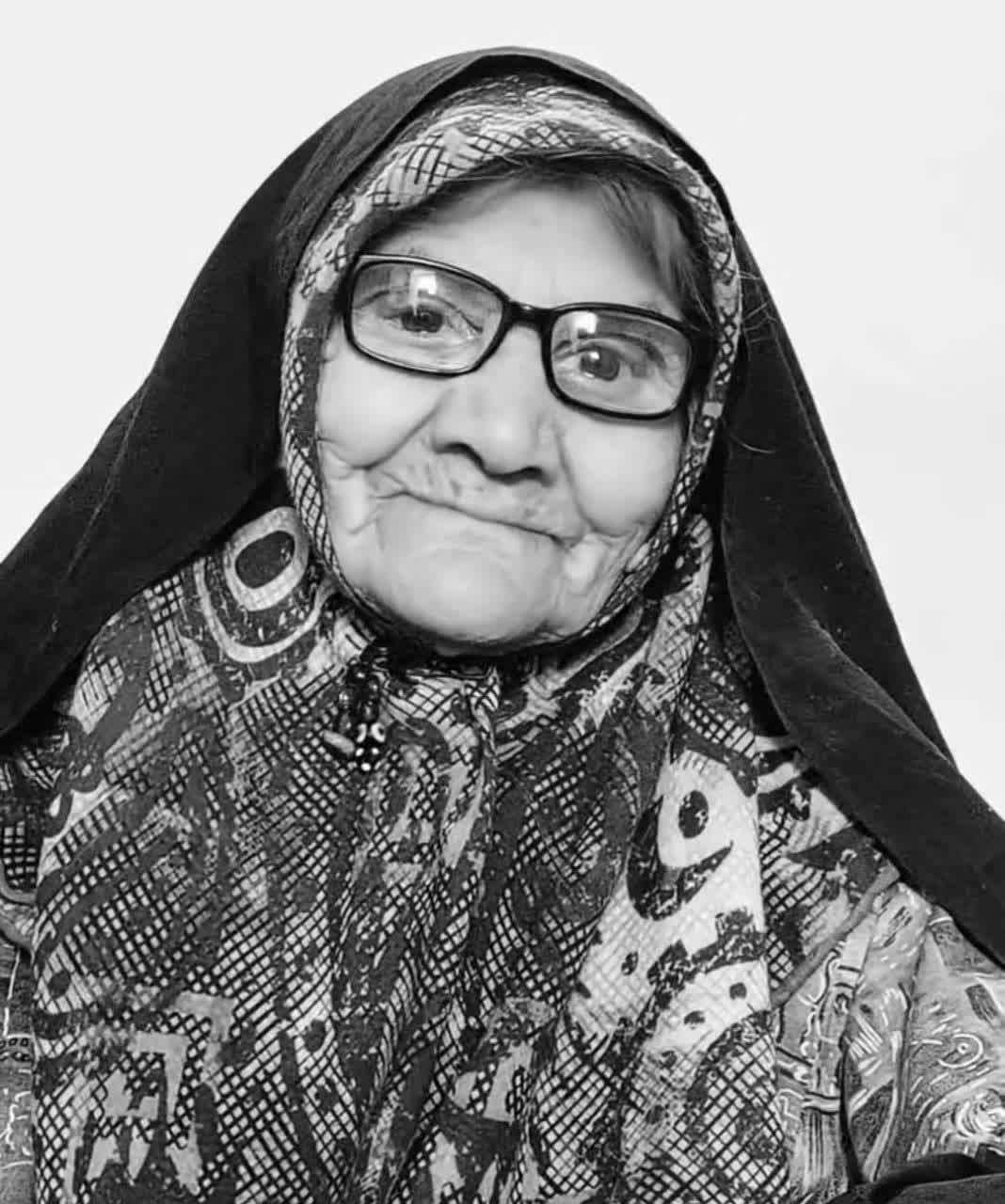 آوای دل‌نشین تاروپود گلیم‌بافی بانوی ۱۰۰ ساله ابرکوه