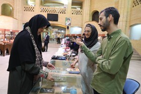 بازدید معاون صنایع دستی و هنرهای سنتی از نمایشگاه هنرمندان  سیستان و بلوچستان