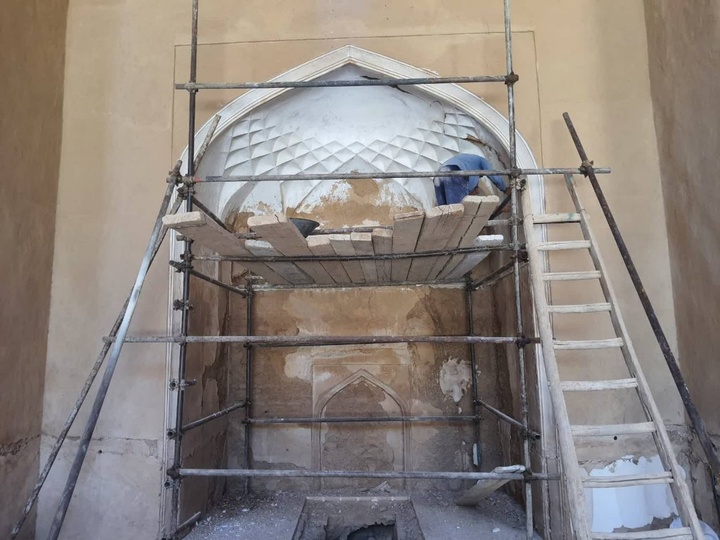 آغاز مرمت مسجد تک مناره عزآباد