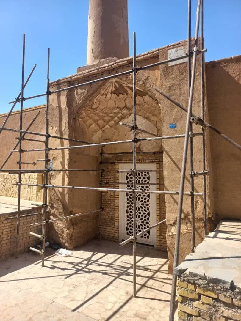 آغاز مرمت مسجد تک مناره عزآباد