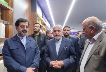 بازدید وزیر میراث‌فرهنگی از نمایشگاه توانمندی‌های کشاورزی، صنعتی و گردشگری استان