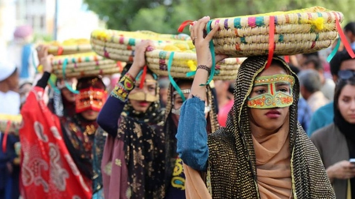 جشنواره شکرگزاری انبه و یاسمین گل در میناب آغاز شد