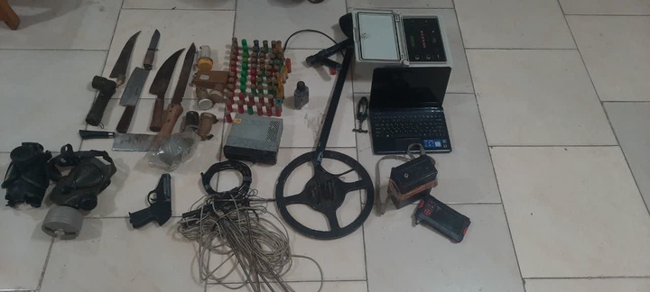 کشف و ظبط یک دستگاه فلزیاب و دستگیری دو نفر در لنگرود