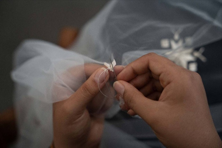 احیای خامه‌دوزی سیستان با نوآوری «اوشیدرماه» در تولید تور عروسی