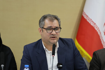 تلاشی شبانه‌روزی برای نصف جهان