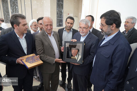 سفر وزیر میراث فرهنگی به قم و بازدید از نمایشگاه تولیدی قم