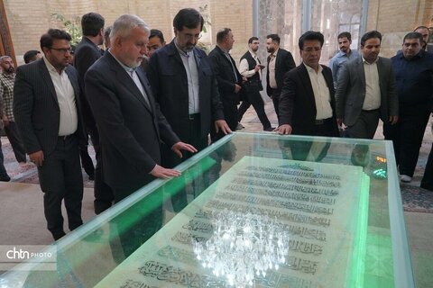 زیارت حرم مطهر حضرت معصومه(س) توسط وزیر میراث فرهنگی