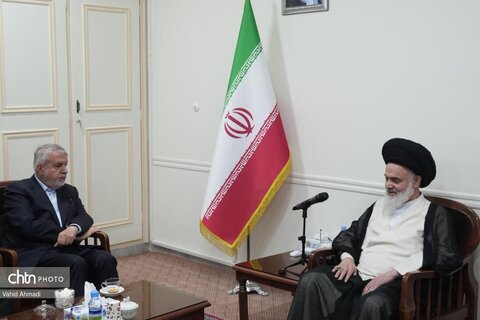 دیدار وزیر میراث‌فرهنگی با رئیس جامعه مدرسین حوزه علمیه قم