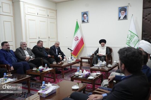دیدار وزیر میراث‌فرهنگی با رئیس جامعه مدرسین حوزه علمیه قم