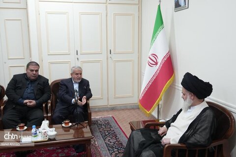 دیدار وزیر میراث‌فرهنگی با رئیس جامعه مدرسین حوزه علمیه قم