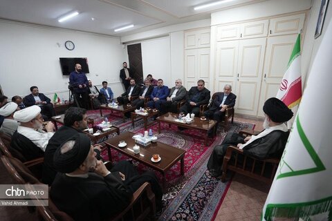 دیدار وزیر میراث‌فرهنگی با رئیس جامعه مدرسین حوزه علمیه قم