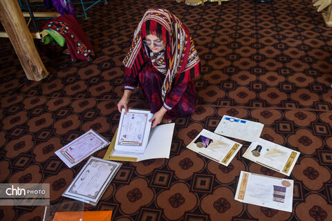 درخشش تار و پودهای اصالت؛ هنر ابریشم‌بافی رازوجرگلان