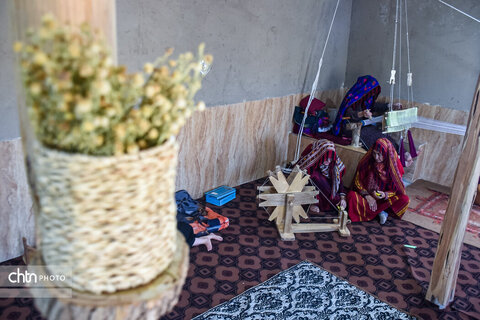 درخشش تار و پودهای اصالت؛ هنر ابریشم‌بافی رازوجرگلان