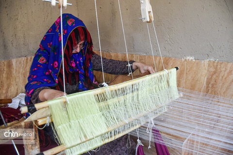 درخشش تار و پودهای اصالت؛ هنر ابریشم‌بافی رازوجرگلان