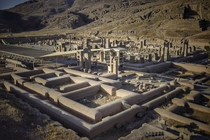 تعطیلی موقت مجموعه جهانی تخت‌جمشید به‌دلیل اجرای ارکستر فیلارمونیک ارمنستان