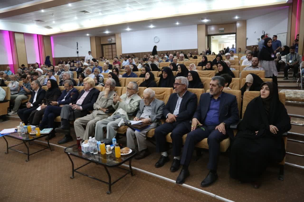 تاریخ، چراغ راه نسل جوان است/ تقدیر استاندار قزوین از دکتر رضا شعبانی چهره ماندگار و استاد تاریخ