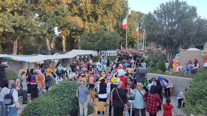 برگزاری مسابقه نقاشی کودکان در آرامگاه بوعلی‌سینا