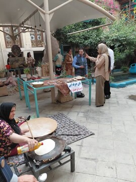معرفی نان‌های محلی خاوران در رویداد گردشگری «نان و نمک» شیراز