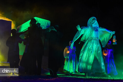 نمایش «سرزمین خورشید»