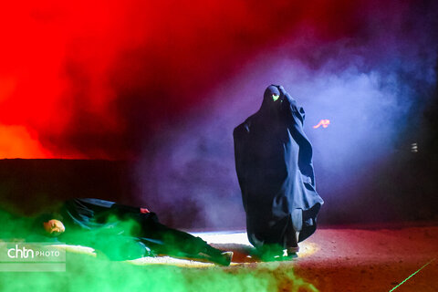 نمایش «سرزمین خورشید»