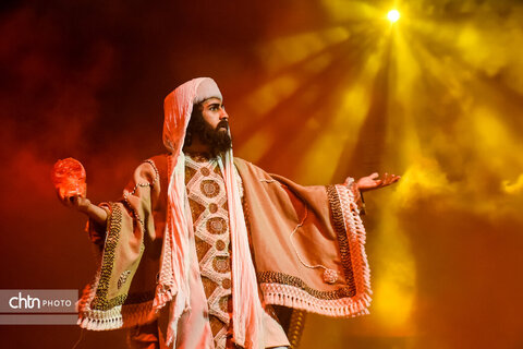 نمایش «سرزمین خورشید»