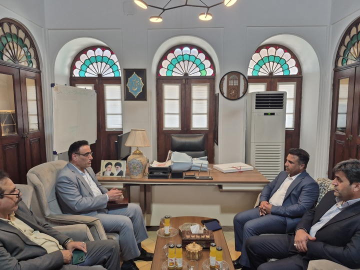 نشست هم‌افزایی مدیران کل میراث‌فرهنگی، گردشگری و صنایع‌دستی و ثبت اسناد و املاک  استان بوشهر برای سامان‌دهی اسناد املاک تاریخی