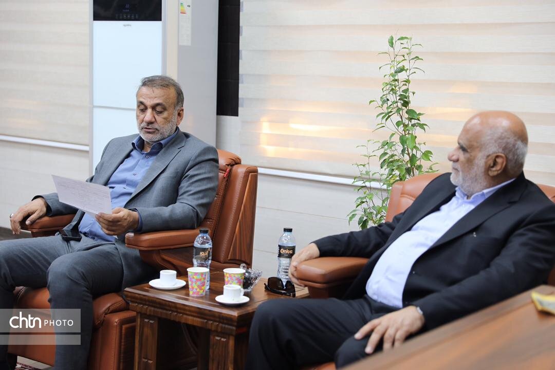 ایجاد زیرساخت دستیابی گردشگران به آبهای کمنظیر خرمشهر/ اعلام آمادگی برنامه و بودجه برای تأمین مالی طرحهای گردشگری