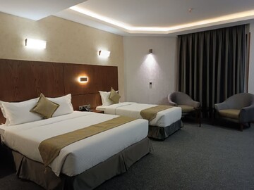 احداث ۲ هتل در ملایر