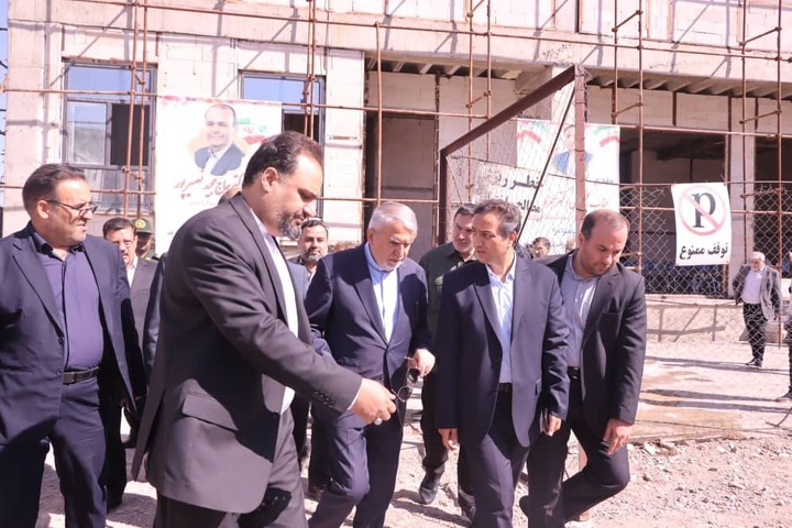 بازدید وزیر میراث‌فرهنگی از هتل چهارستاره در حال احداث سراب