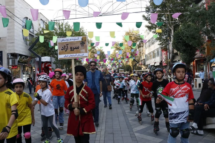 کارناوال هنرمندان؛ مقدمه‌ای بر آغاز هشتمین جشنواره موسیقی شمس و مولانا در خوی 