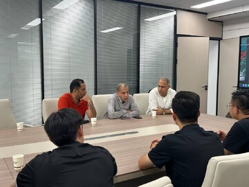 آغاز همکاری ایران و چین برای واردات خودروهای گردشگری/ نقشه راه مشترک برای تقویت زیرساخت‌های حمل‌ونقل گردشگری