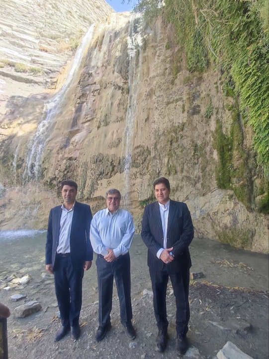 آبشار «اما» ملکشاهی ایلام در مسیر ارتقا؛ بازدید مسئولان برای توسعه زیرساخت‌های گردشگری