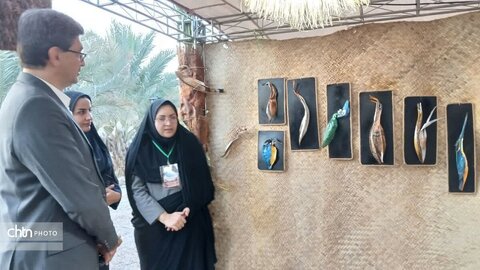 بازدید مدیرکل میراث‌فرهنگی، گردشگری و صنایع‌دستی استان از غرفه‌های صنایع‌دستی جشنواره خرما بافق