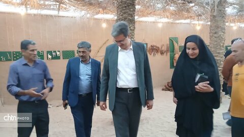 بازدید مدیرکل میراث‌فرهنگی، گردشگری و صنایع‌دستی استان از غرفه‌های صنایع‌دستی جشنواره خرما بافق