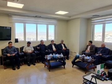 نشست مشترک مدیرکل میراث‌فرهنگی ایلام با مدیرکل مالیاتی استان برای رفع مسکلات مالیات فعالان گردشگری برگزار شد