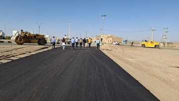 آسفالت محوطه و معابر بازارچه صنایع‌دستی خضری دشت بیاض