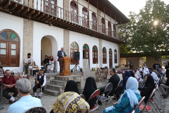جشن وحدت در بافت تاریخی گرگان برگزار شد/ صنایع‌دستی، زبان مشترک اقوام برای تقویت همبستگی در هفته وحدت
