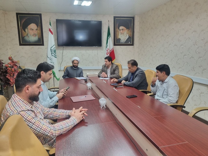 جلسه هماهنگی برای مرمت بقعه‌های تاریخی و توسعه فعالیت‌های صنایع دستی در ایلام برگزار شد