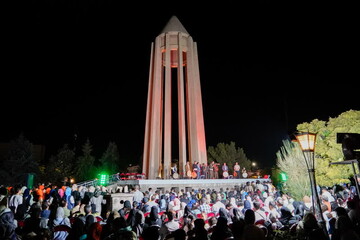 طنین دف‌نوازان ایران زمین در آرامگاه بوعلی‌سینا  