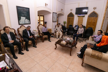 نشست هیئت مدیره انجمن حرفه‌ای راهنمایان گردشگری با مدیرکل میراث‌فرهنگی همدان