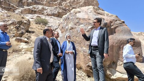 بازدید از قلعه و روستای تاریخی ارنان