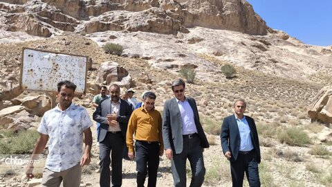 بازدید از قلعه و روستای تاریخی ارنان